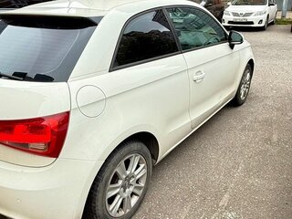 2011 Audi A1 I (8X), белый, 1150000 рублей, вид 4