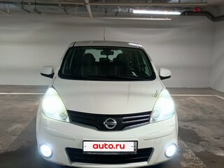 2013 Nissan Note I Рестайлинг, белый, 900000 рублей, вид 2