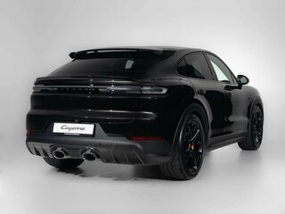 2026 Porsche Cayenne Turbo E-Hybrid Coupé GT Package III Рестайлинг, зелёный, 24600000 рублей, вид 2