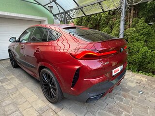 2021 BMW X6 M50d III (G06), красный, 11000000 рублей, вид 2