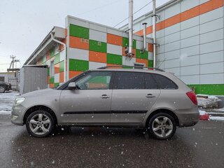 2011 Skoda Fabia II Рестайлинг, серый, 700000 рублей, вид 3