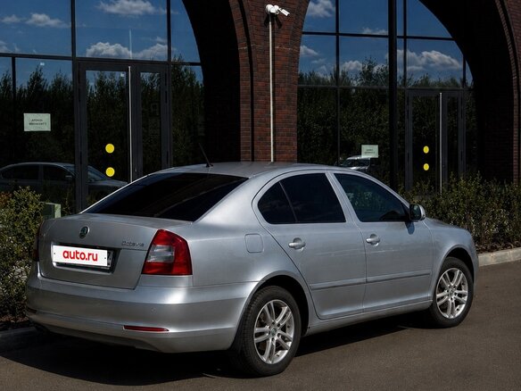 2011 Skoda Octavia DSG7 II (A5) Рестайлинг, белый, 780000 рублей - вид 3