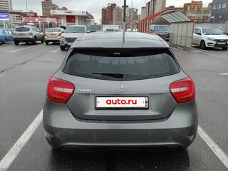 2013 Mercedes-Benz A-Класс 180 III (W176), серый, 1300000 рублей, вид 3