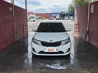 2013 Kia Rio III, белый, 600000 рублей, вид 2