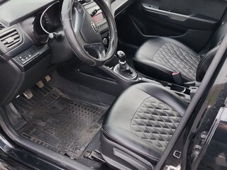 2016 Kia Rio III Рестайлинг, чёрный, 1050000 рублей, вид 2