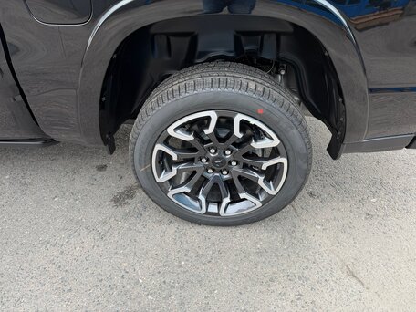 2026 Ram 1500 Crew Cab V Рестайлинг, чёрный, 10999000 рублей, вид 5