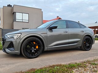 2021 Audi e-tron 55 I, серый, 5890000 рублей, вид 3