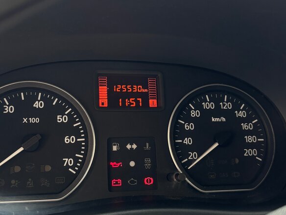 2013 Renault Sandero I, бежевый, 620000 рублей - вид 4