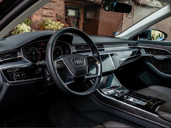 2020 Audi A8 Long 50 TFSI IV (D5), чёрный, 9200000 рублей - вид 10