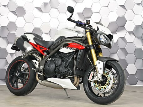 2016 Triumph Speed Triple, белый, 499000 рублей, вид 1