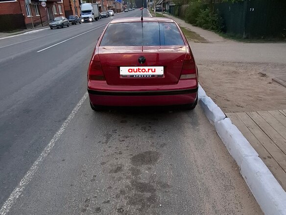 1999 Volkswagen Bora I, красный, 550000 рублей - вид 4