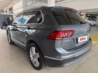 2020 Volkswagen Tiguan II, серебристый, 2359099 рублей, вид 3