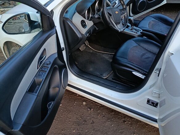 2013 Chevrolet Cruze I Рестайлинг, белый, 615000 рублей - вид 9