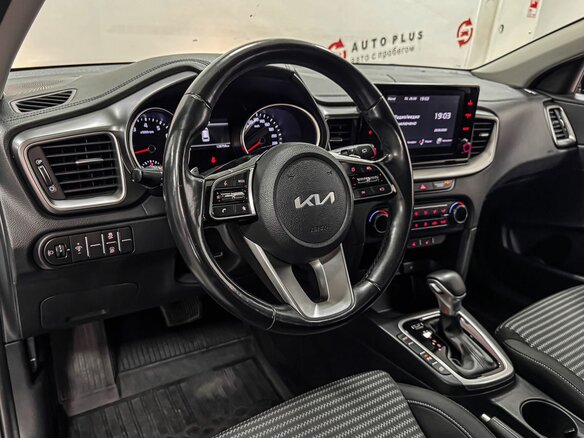 2021 Kia Ceed III Рестайлинг, серебристый, 1899000 рублей - вид 6