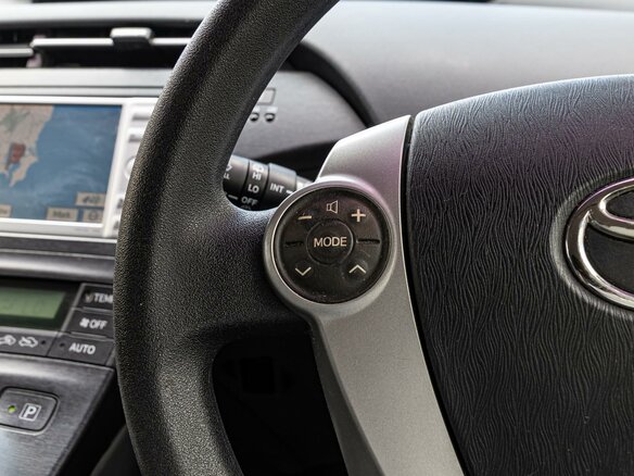 2011 Toyota Prius III (XW30), зелёный - вид 15