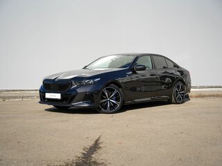 2025 BMW 5 серии 530i xDrive VIII (G60/G61/G68), серый, 9385000 рублей, вид 1