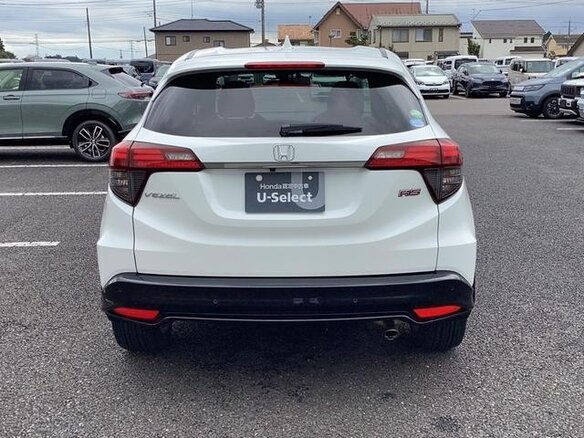 2021 Honda Vezel I Рестайлинг, белый, 1690000 рублей - вид 5