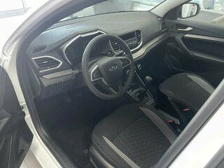 2026 Lada (ВАЗ) Vesta I Рестайлинг (NG), белый, 1581000 рублей, вид 4