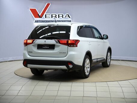 2015 Mitsubishi Outlander III Рестайлинг 2, белый, 1100000 рублей, вид 5