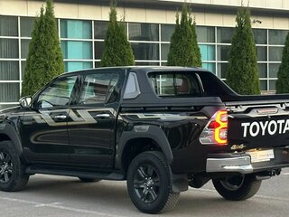 2025 Toyota Hilux VIII Рестайлинг 2, чёрный, 7500000 рублей, вид 4
