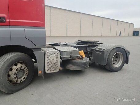 2011 Mercedes-Benz Axor, красный, 1100000 рублей, вид 3