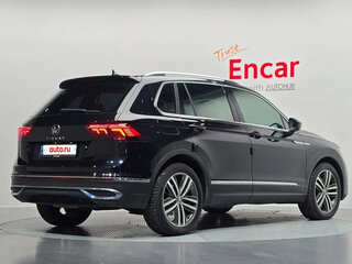 2023 Volkswagen Tiguan II Рестайлинг, чёрный, 2900000 рублей, вид 3