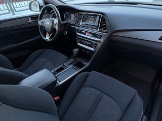 2019 Hyundai Sonata VII (LF) Рестайлинг, белый, 950000 рублей, вид 4