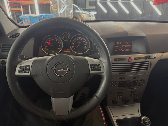 2011 Opel Astra H Рестайлинг, серебристый, 680000 рублей - вид 10