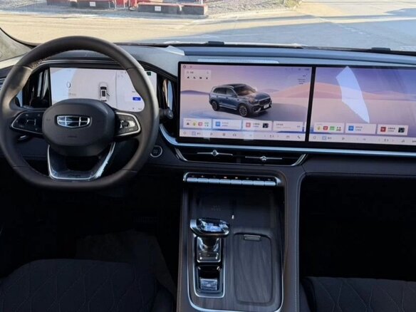 2025 Geely Monjaro (Xingyue L) I Рестайлинг 2 (China Market), серый, 4000000 рублей - вид 7