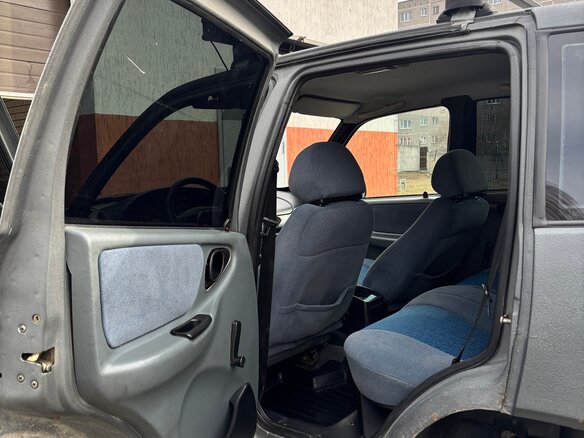 2004 Chevrolet Niva I, серый, 250000 рублей - вид 12