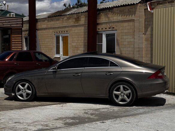 2006 Mercedes-Benz CLS 500 I (C219), серый, 1190000 рублей - вид 7