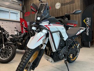 2026 QJMotor SRT 450 RX, серый, 559000 рублей, вид 2