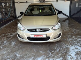 2013 Hyundai Solaris I, бежевый, 650000 рублей, вид 3