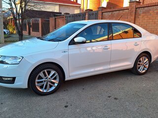 2019 Skoda Rapid I Рестайлинг, белый, 1575000 рублей, вид 1