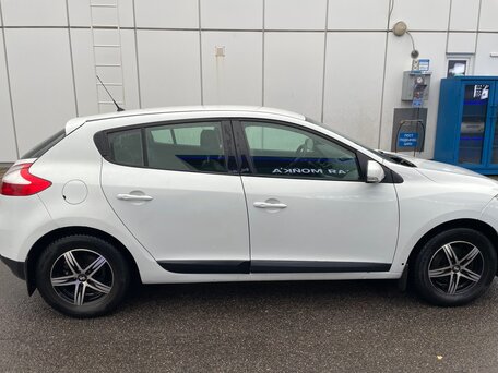2013 Renault Megane III Рестайлинг, белый, 585000 рублей, вид 4
