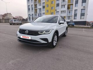 2021 Volkswagen Tiguan II Рестайлинг, белый, 3335000 рублей, вид 4