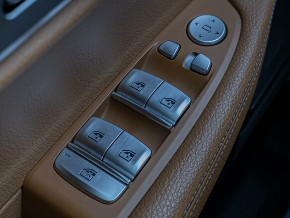 2021 BMW 7 серии 730i VI (G11/G12) Рестайлинг, серый, 5450000 рублей - вид 23