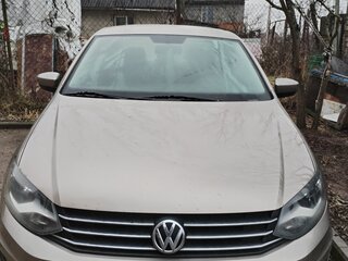 2015 Volkswagen Polo V Рестайлинг, бежевый, 1050000 рублей, вид 1