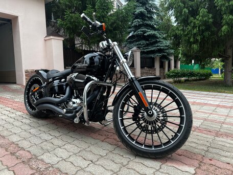 2017 Harley-Davidson Breakout, чёрный, 2300000 рублей, вид 2
