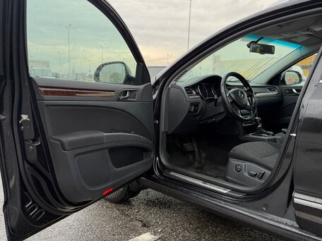 2013 Skoda Superb DSG II Рестайлинг, чёрный, 880000 рублей, вид 5
