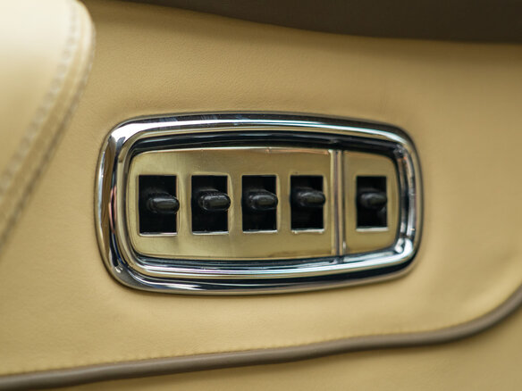 1997 Bentley Azure I, синий - вид 36