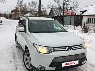 2013 Mitsubishi Outlander III, белый, 1750000 рублей, вид 1