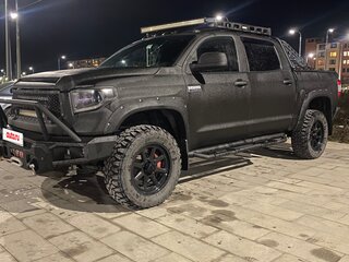 2015 Toyota Tundra CrewMax II Рестайлинг, чёрный, 5200000 рублей, вид 2