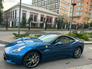 2011 Ferrari California I, синий, 9000000 рублей, вид 1