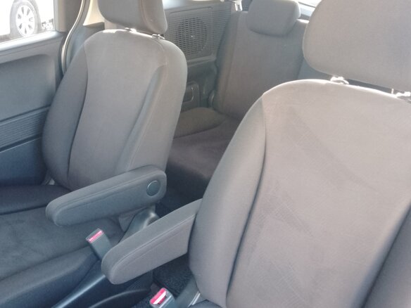 2010 Honda Freed I, серый, 980000 рублей - вид 8