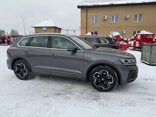 2025 Volkswagen Touareg III Рестайлинг, серый, 12800000 рублей, вид 5