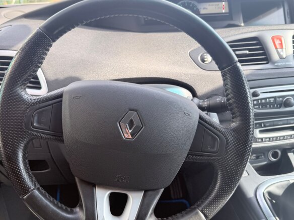 2011 Renault Scenic Grand III, бежевый, 870000 рублей - вид 7