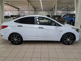 2016 Hyundai Solaris I Рестайлинг, белый, 569000 рублей, вид 4
