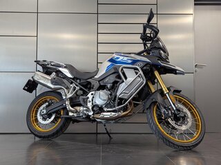 Voge 900DSX
