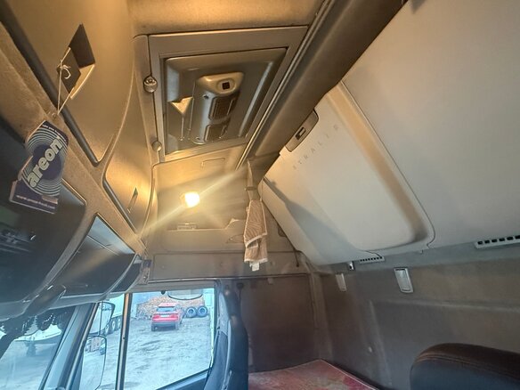 2008 Iveco Stralis, бежевый, 1800000 рублей - вид 6